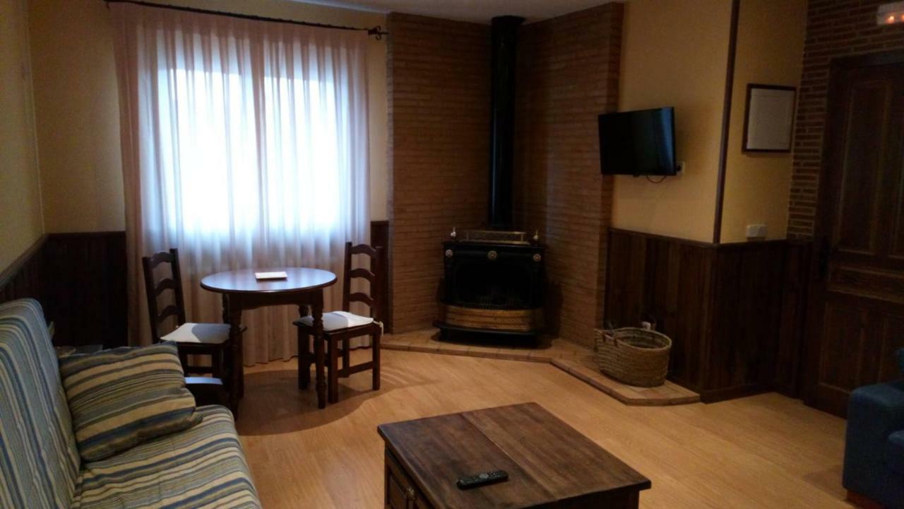 Alojamientos La Abuela Rascafría Exteriör bild